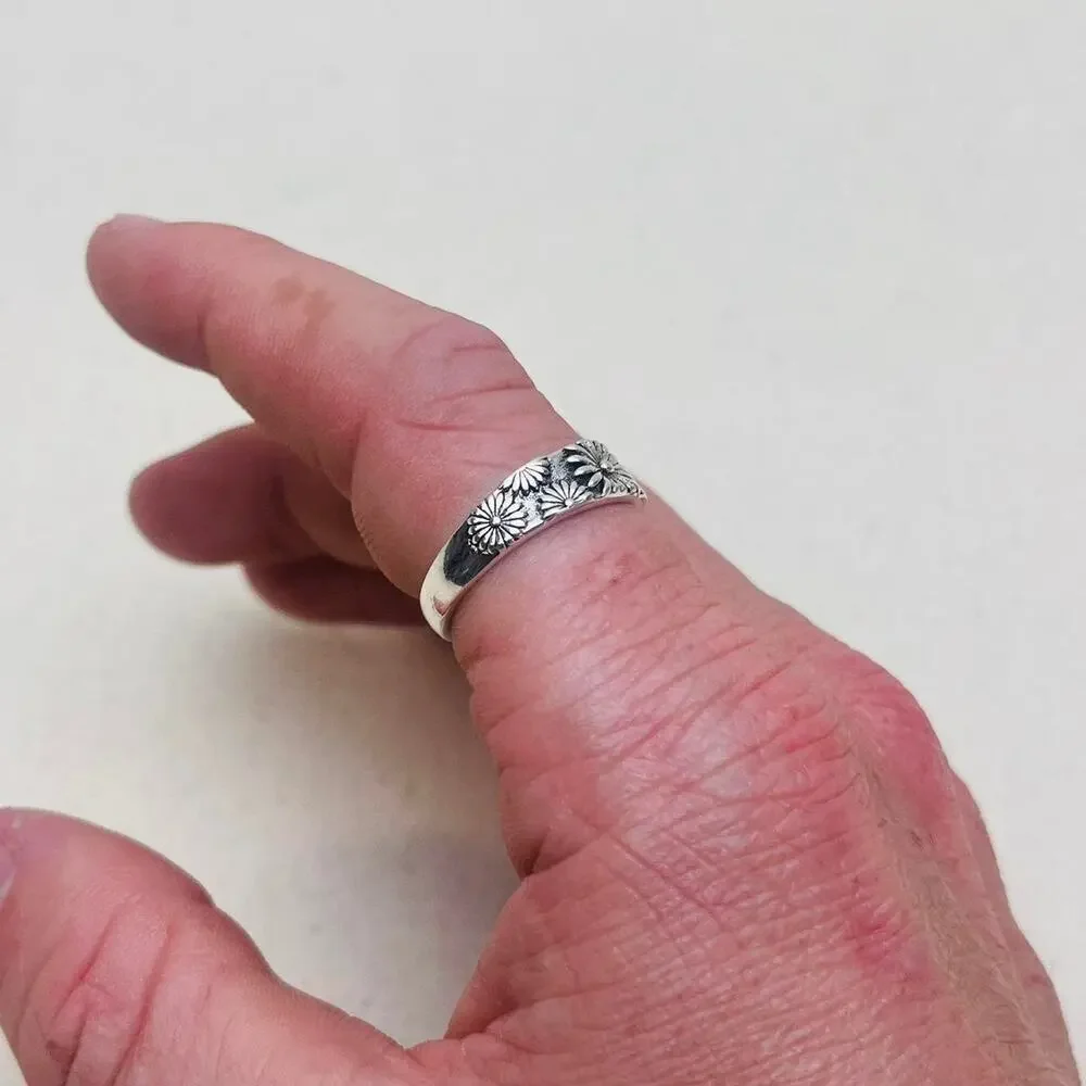 Y2k grunge silver engraved flower